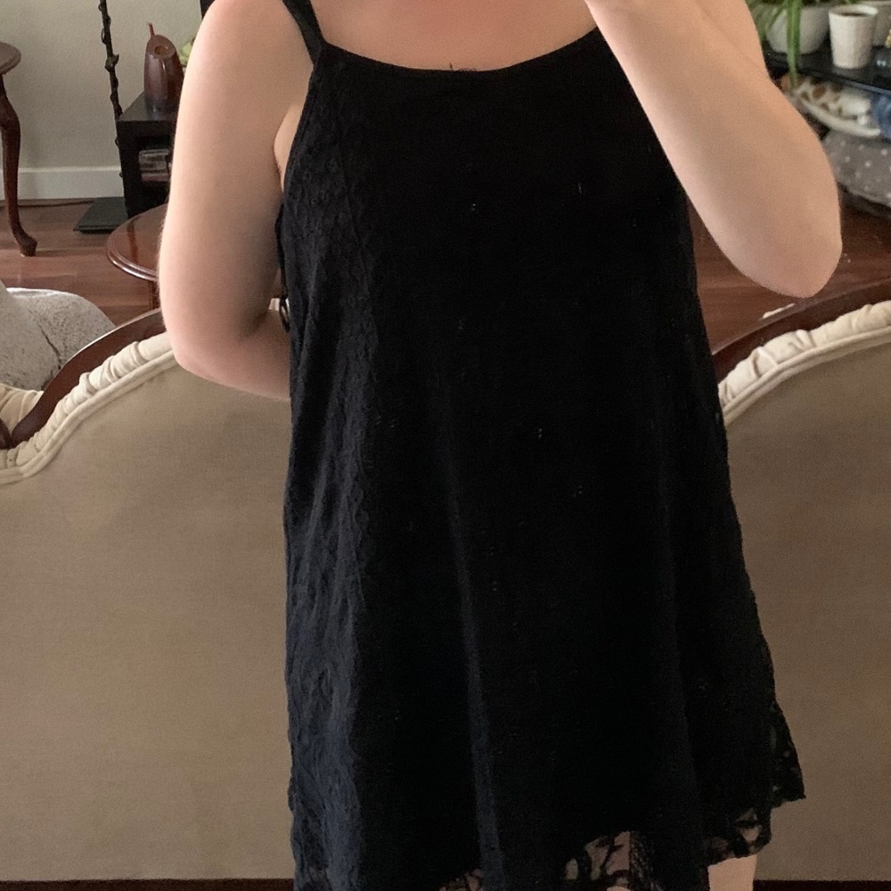 STRAPY LACE BLACK SUNDRESS